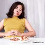 Sering Begah Setelah Makan? Hati-hati Gejala Batu Empedu